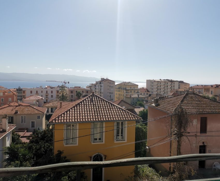 Triangle d'Or, appartement T3 72 m² avec vue mer